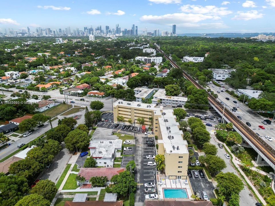 Vendido Recientemente: $330,000 (2 camas, 1 baños, 906 Pies cuadrados)