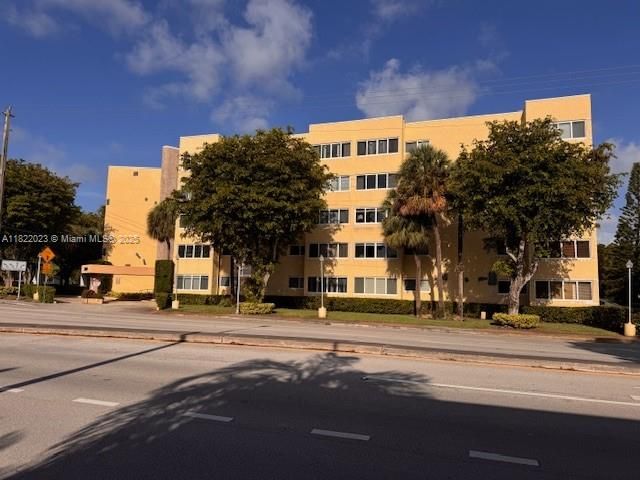 Vendido Recientemente: $330,000 (2 camas, 1 baños, 906 Pies cuadrados)