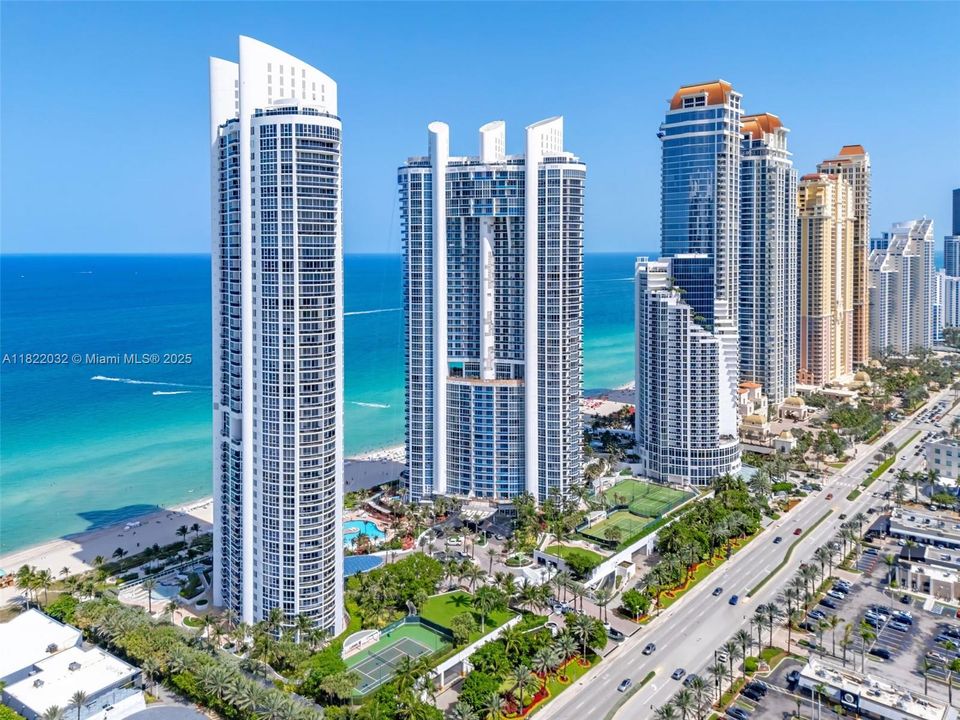 待售: $2,999,000 (3 贝兹, 3 浴室, 2137 平方英尺)