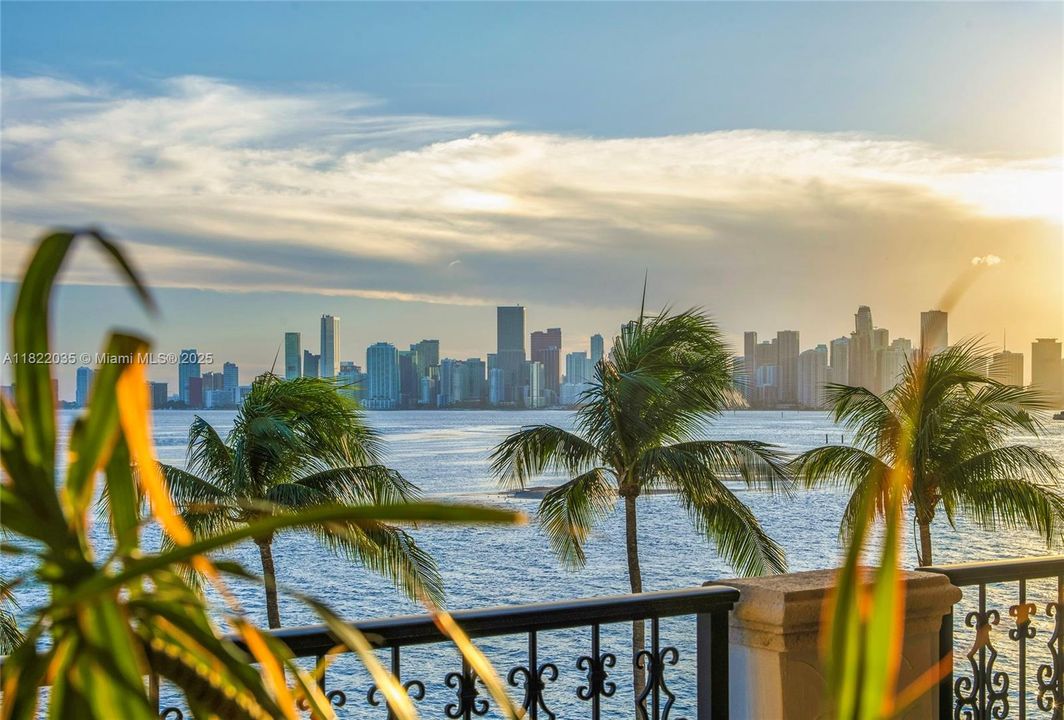 待售: $8,980,000 (4 贝兹, 4 浴室, 3790 平方英尺)