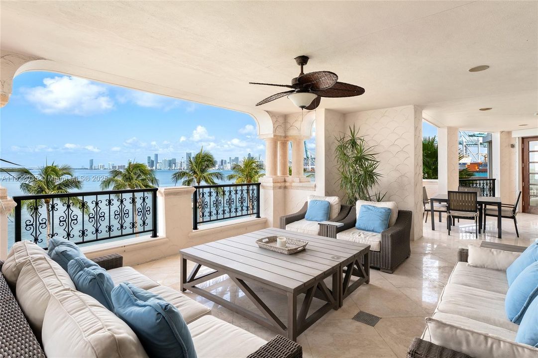 待售: $8,980,000 (4 贝兹, 4 浴室, 3790 平方英尺)