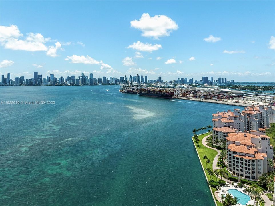 待售: $8,980,000 (4 贝兹, 4 浴室, 3790 平方英尺)