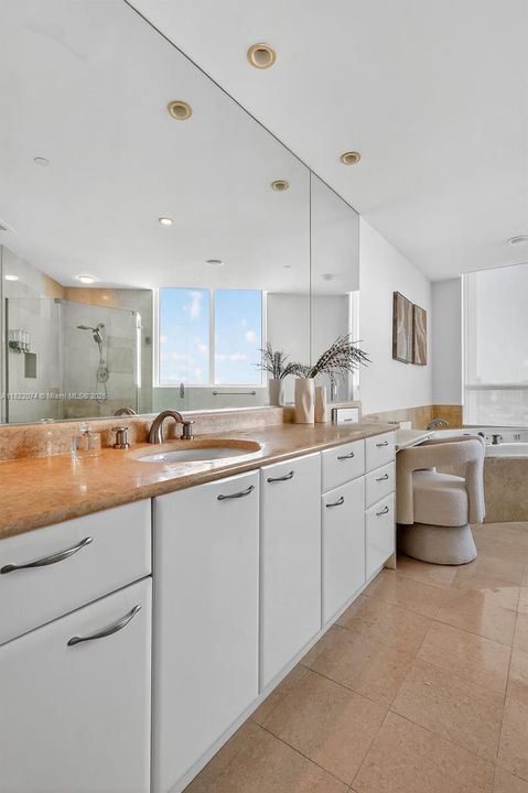 待售: $6,500,000 (4 贝兹, 6 浴室, 5141 平方英尺)