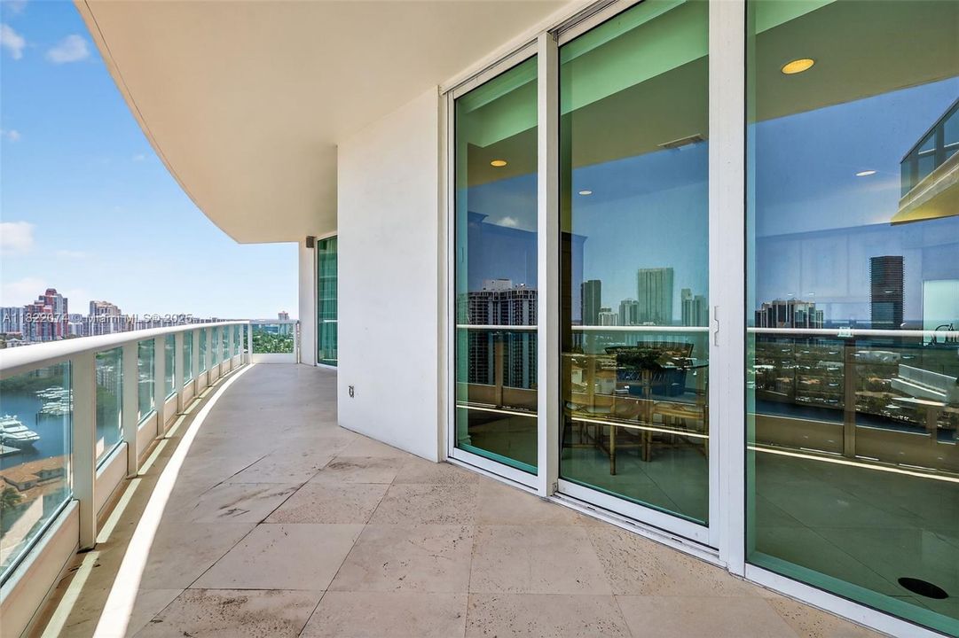 待售: $6,500,000 (4 贝兹, 6 浴室, 5141 平方英尺)