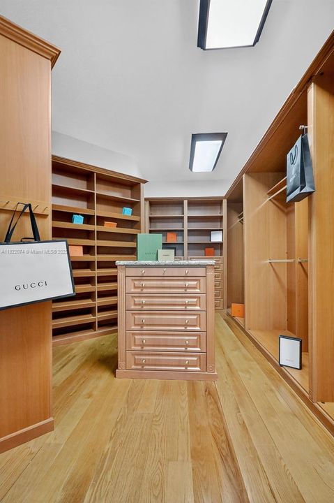 待售: $6,500,000 (4 贝兹, 6 浴室, 5141 平方英尺)