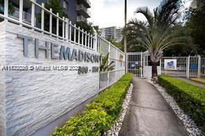 待售: $309,900 (2 贝兹, 2 浴室, 914 平方英尺)