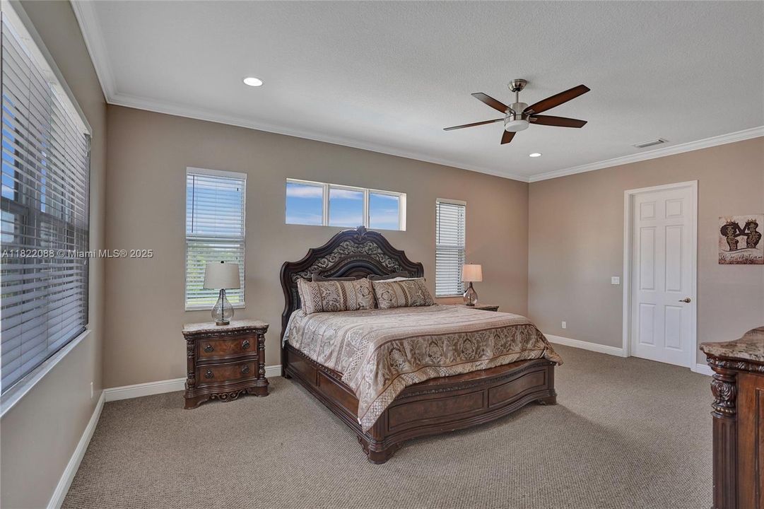 Recently Rented: $6,000 (5 beds, 3 baths, 4183 Square Feet)