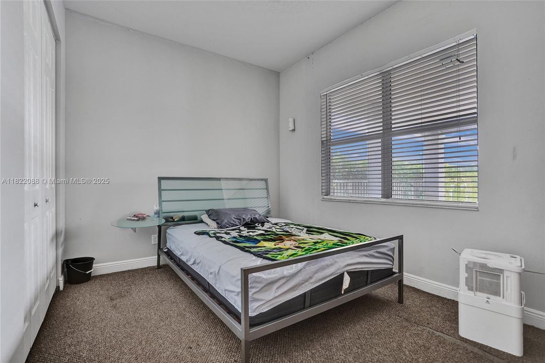 Recently Rented: $6,000 (5 beds, 3 baths, 4183 Square Feet)