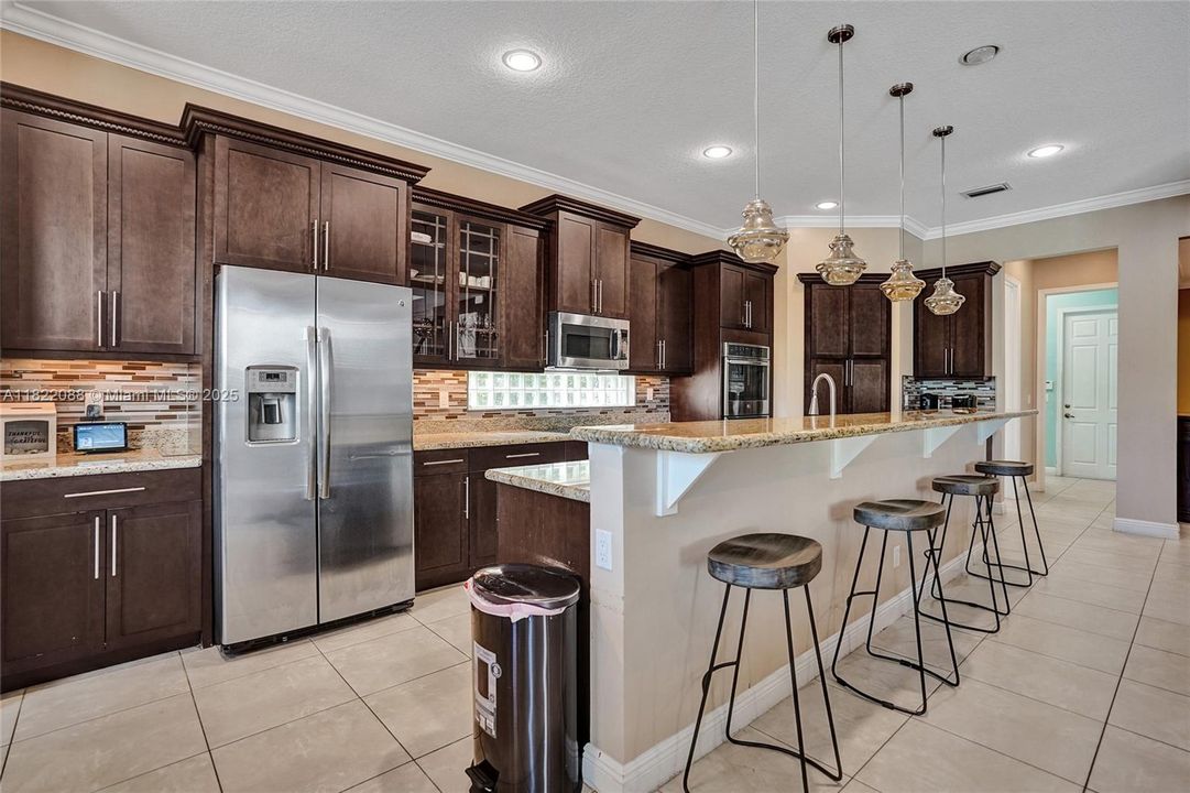 Recently Rented: $6,000 (5 beds, 3 baths, 4183 Square Feet)