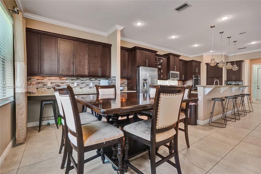 Recently Rented: $6,000 (5 beds, 3 baths, 4183 Square Feet)