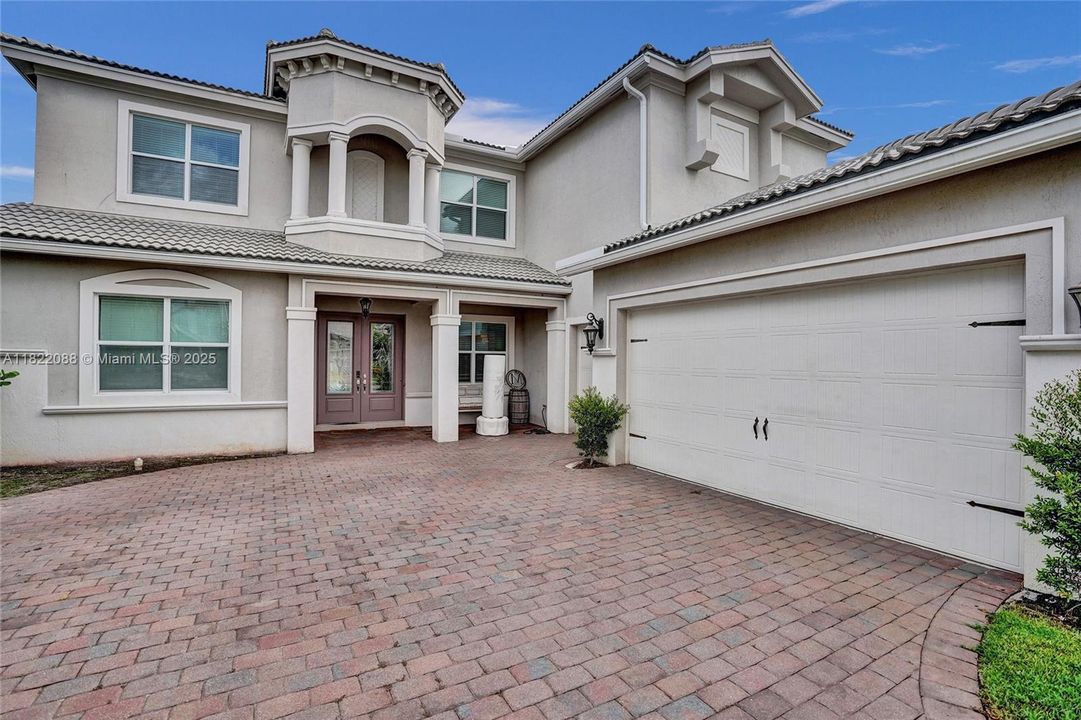 Recently Rented: $6,000 (5 beds, 3 baths, 4183 Square Feet)