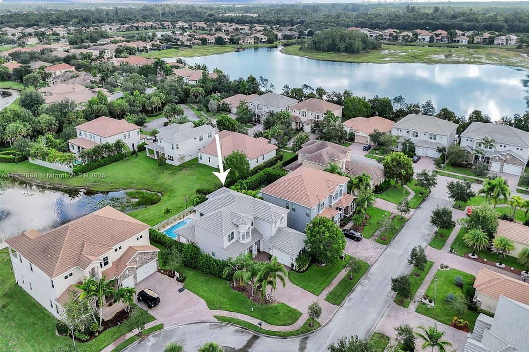 Recently Rented: $6,000 (5 beds, 3 baths, 4183 Square Feet)