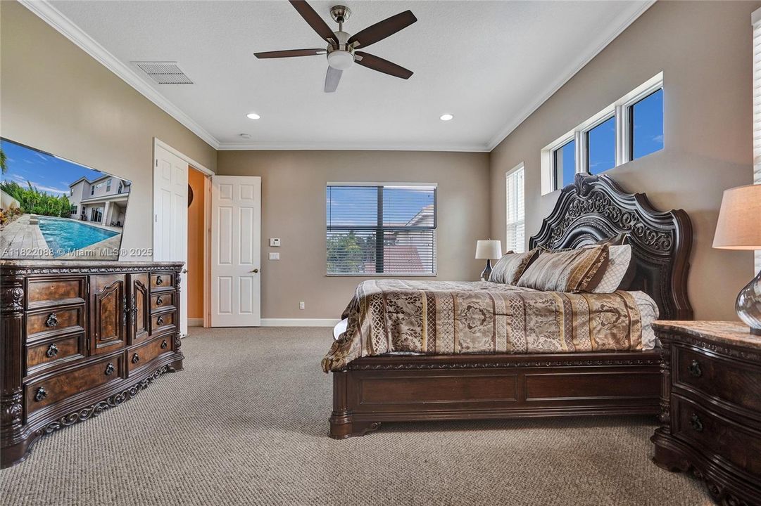 Recently Rented: $6,000 (5 beds, 3 baths, 4183 Square Feet)