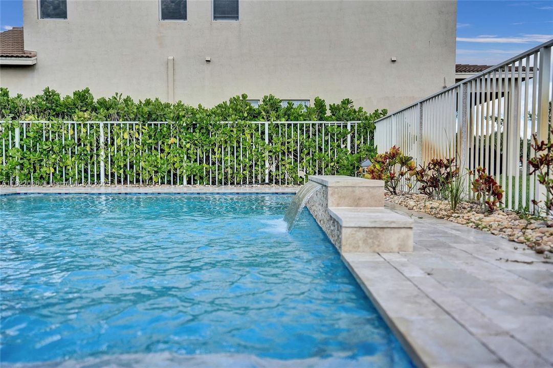 Recently Rented: $6,000 (5 beds, 3 baths, 4183 Square Feet)