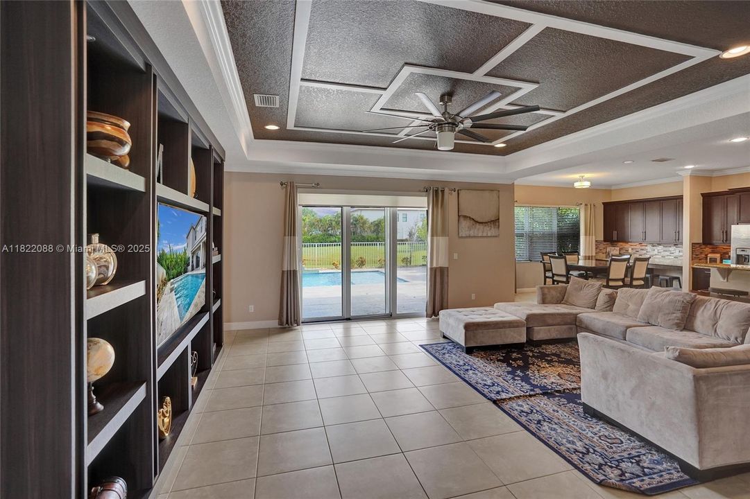 Recently Rented: $6,000 (5 beds, 3 baths, 4183 Square Feet)