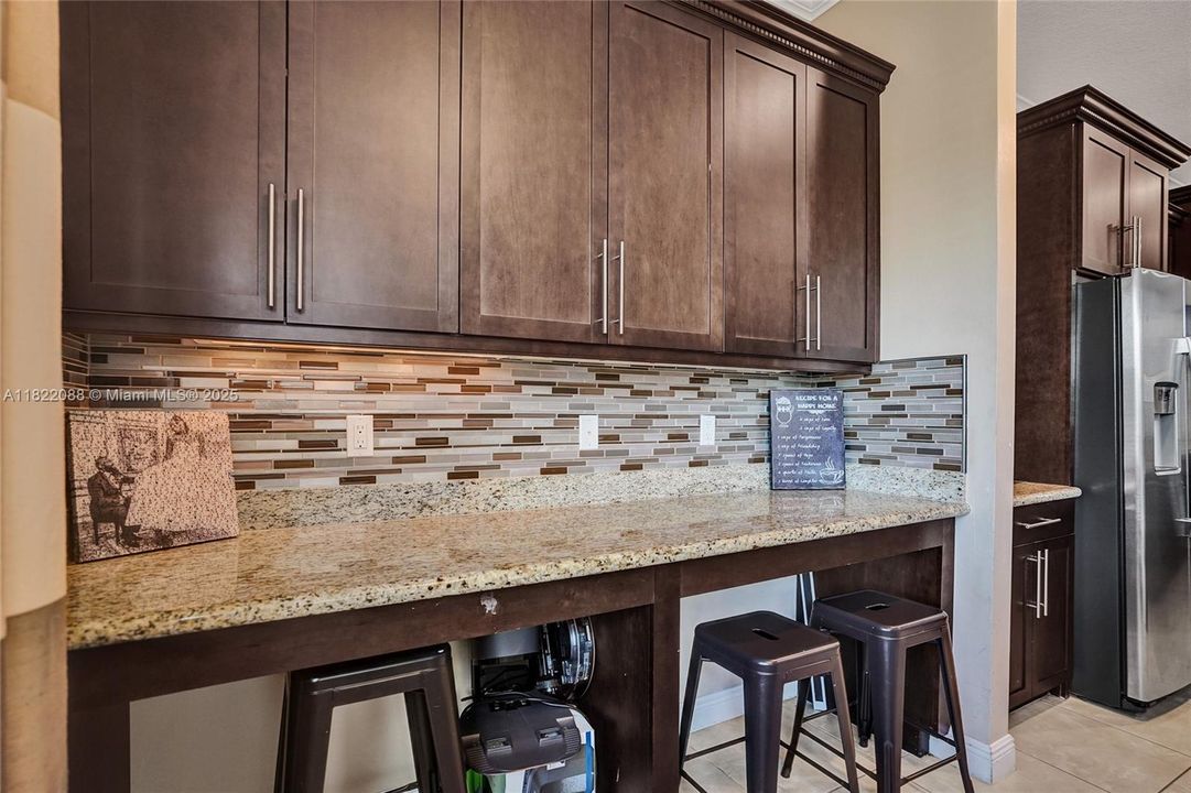 Recently Rented: $6,000 (5 beds, 3 baths, 4183 Square Feet)