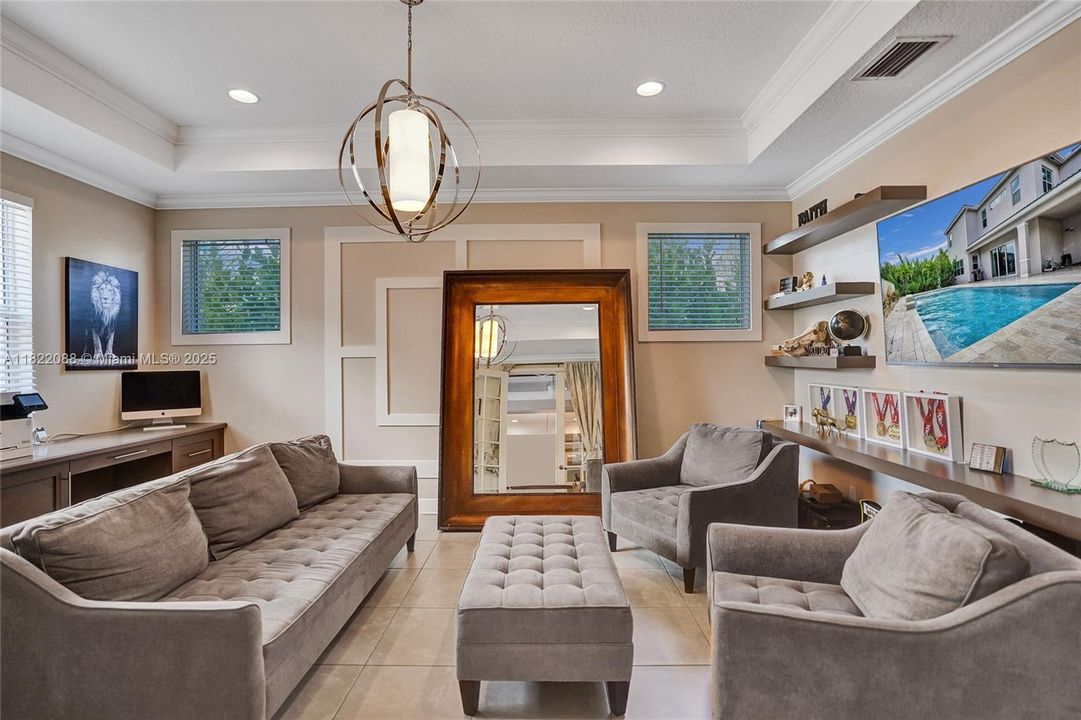 Recently Rented: $6,000 (5 beds, 3 baths, 4183 Square Feet)