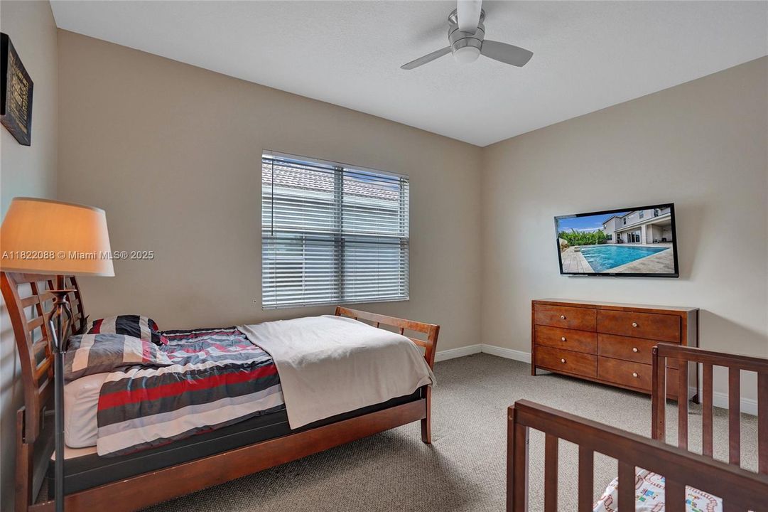 Recently Rented: $6,000 (5 beds, 3 baths, 4183 Square Feet)