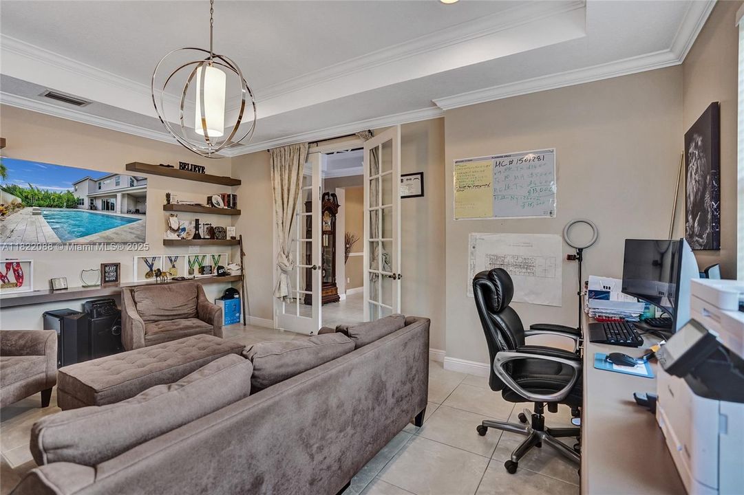 Recently Rented: $6,000 (5 beds, 3 baths, 4183 Square Feet)