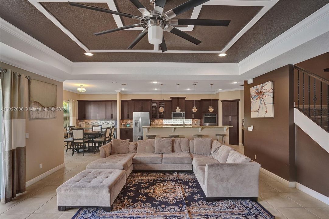 Recently Rented: $6,000 (5 beds, 3 baths, 4183 Square Feet)