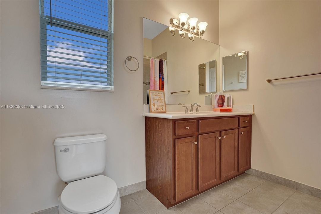 Recently Rented: $6,000 (5 beds, 3 baths, 4183 Square Feet)