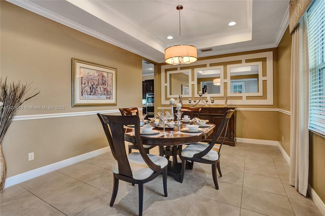 Recently Rented: $6,000 (5 beds, 3 baths, 4183 Square Feet)