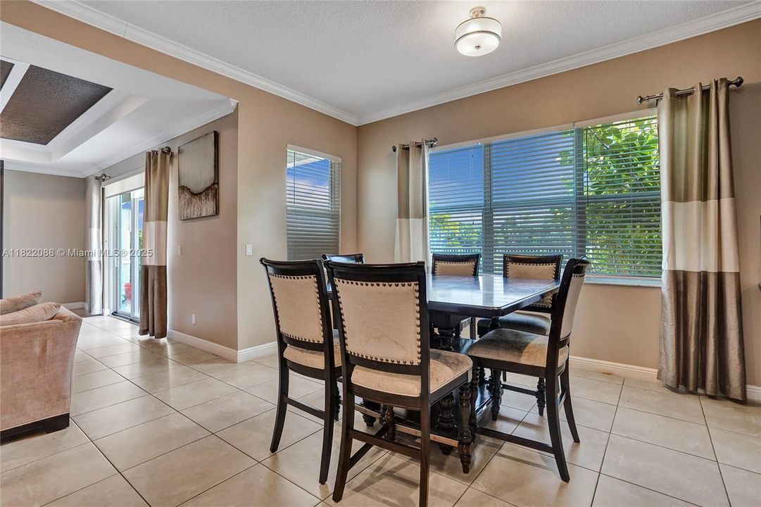 Recently Rented: $6,000 (5 beds, 3 baths, 4183 Square Feet)