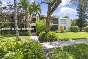 Недавно продано: $239,000 (2 спален, 2 ванн, 1100 Квадратных фут)