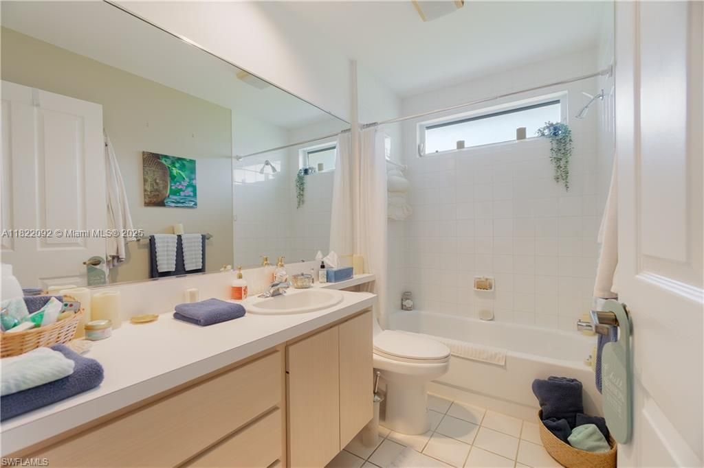 合同活跃: $360,000 (2 贝兹, 2 浴室, 1152 平方英尺)