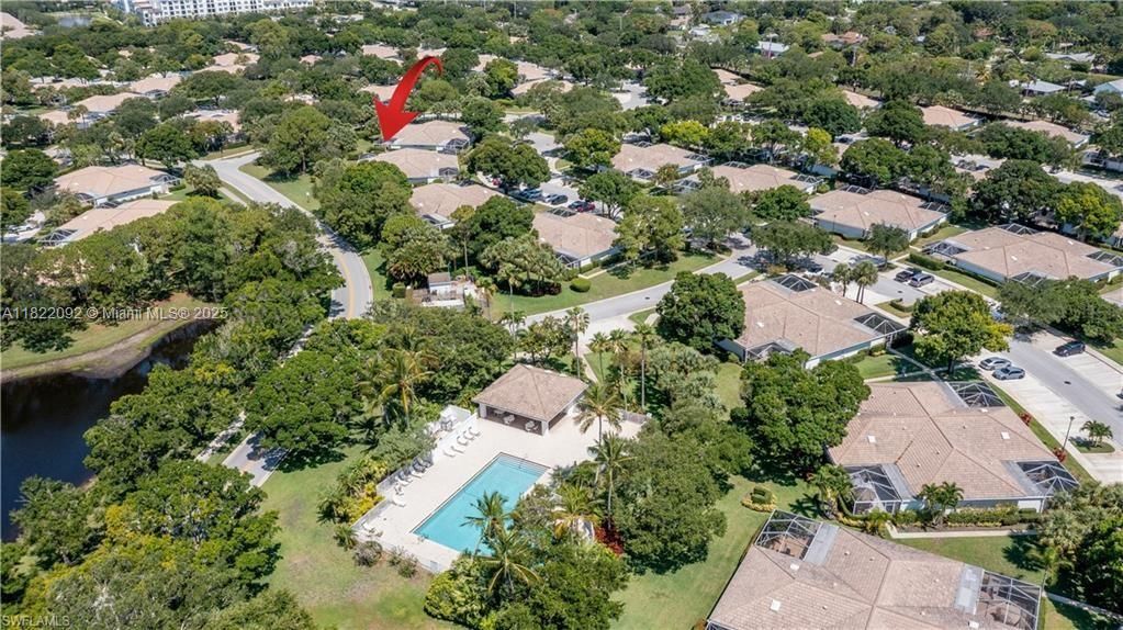 合同活跃: $360,000 (2 贝兹, 2 浴室, 1152 平方英尺)