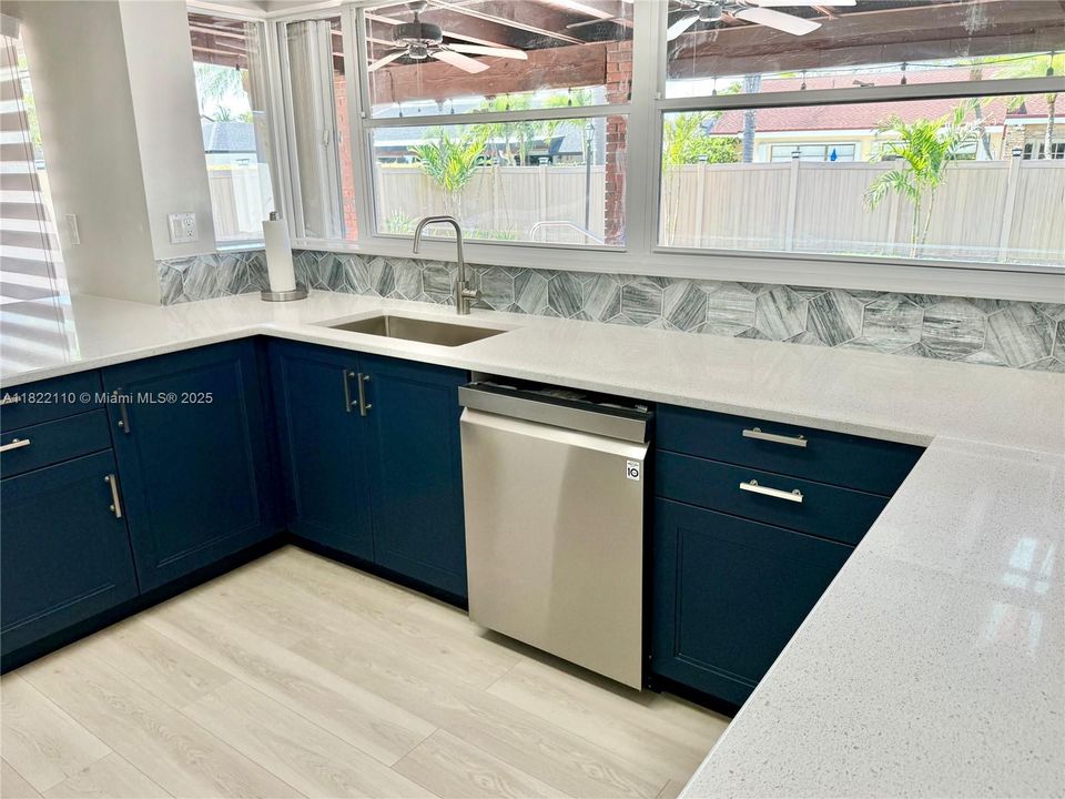 Recently Rented: $5,800 (4 beds, 2 baths, 1941 Square Feet)