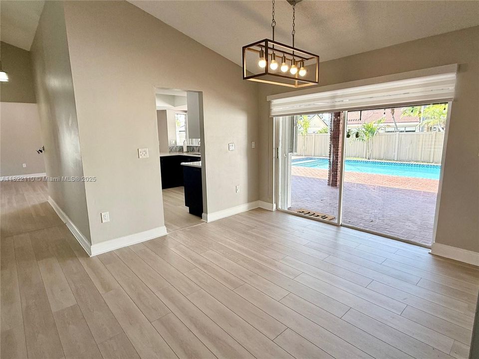 Recently Rented: $5,800 (4 beds, 2 baths, 1941 Square Feet)