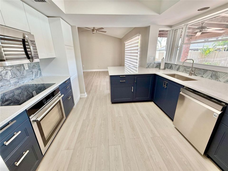 Recently Rented: $5,800 (4 beds, 2 baths, 1941 Square Feet)