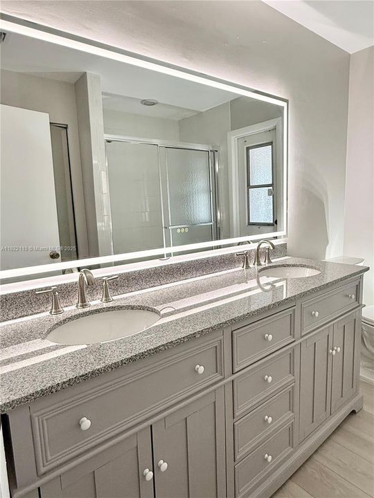 Recently Rented: $5,800 (4 beds, 2 baths, 1941 Square Feet)