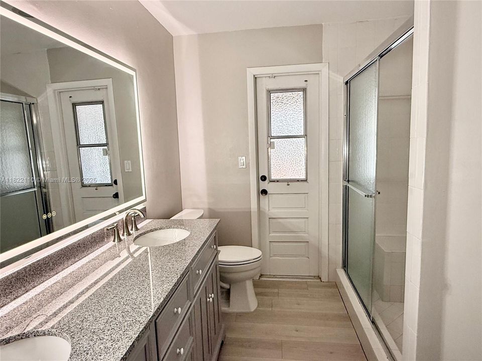 Recently Rented: $5,800 (4 beds, 2 baths, 1941 Square Feet)