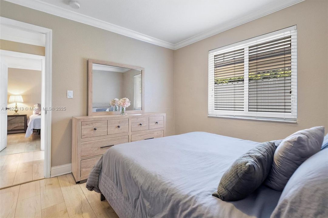 For Sale: $799,000 (4 beds, 2 baths, 1528 Square Feet)