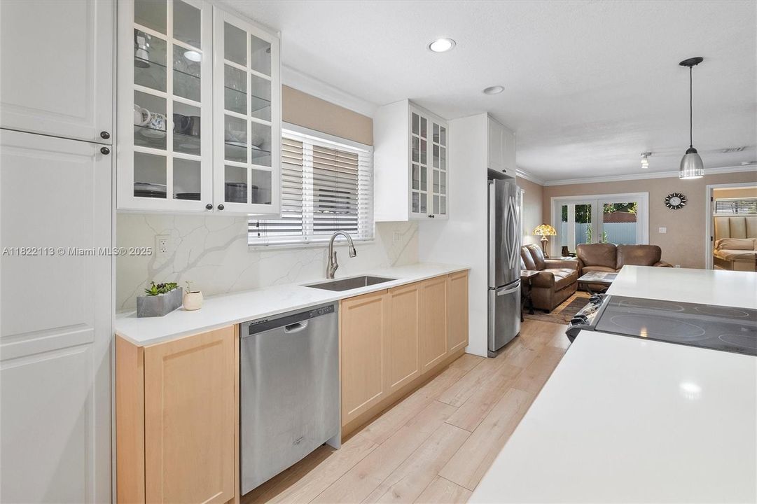 For Sale: $799,000 (4 beds, 2 baths, 1528 Square Feet)