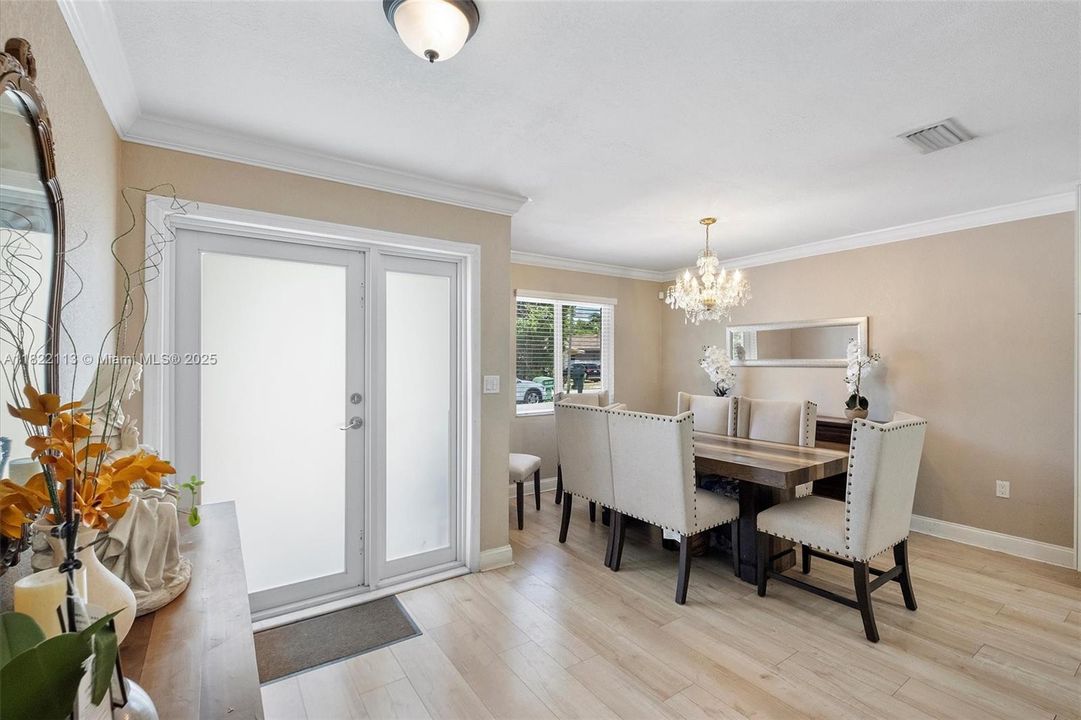 For Sale: $799,000 (4 beds, 2 baths, 1528 Square Feet)