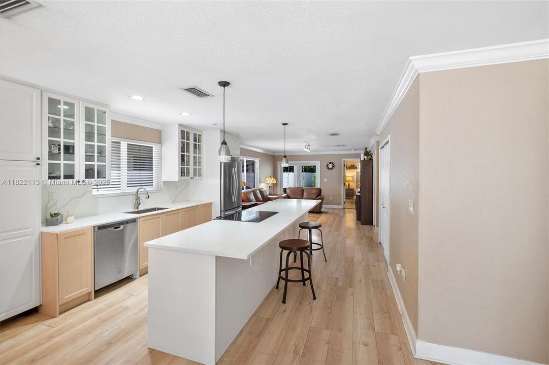 For Sale: $799,000 (4 beds, 2 baths, 1528 Square Feet)