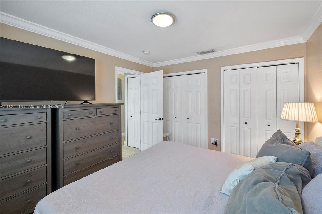 For Sale: $799,000 (4 beds, 2 baths, 1528 Square Feet)