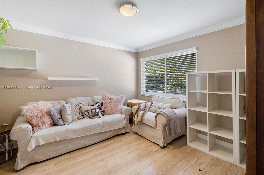 For Sale: $799,000 (4 beds, 2 baths, 1528 Square Feet)