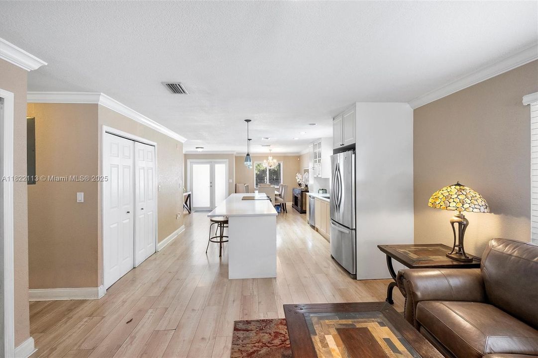 For Sale: $799,000 (4 beds, 2 baths, 1528 Square Feet)