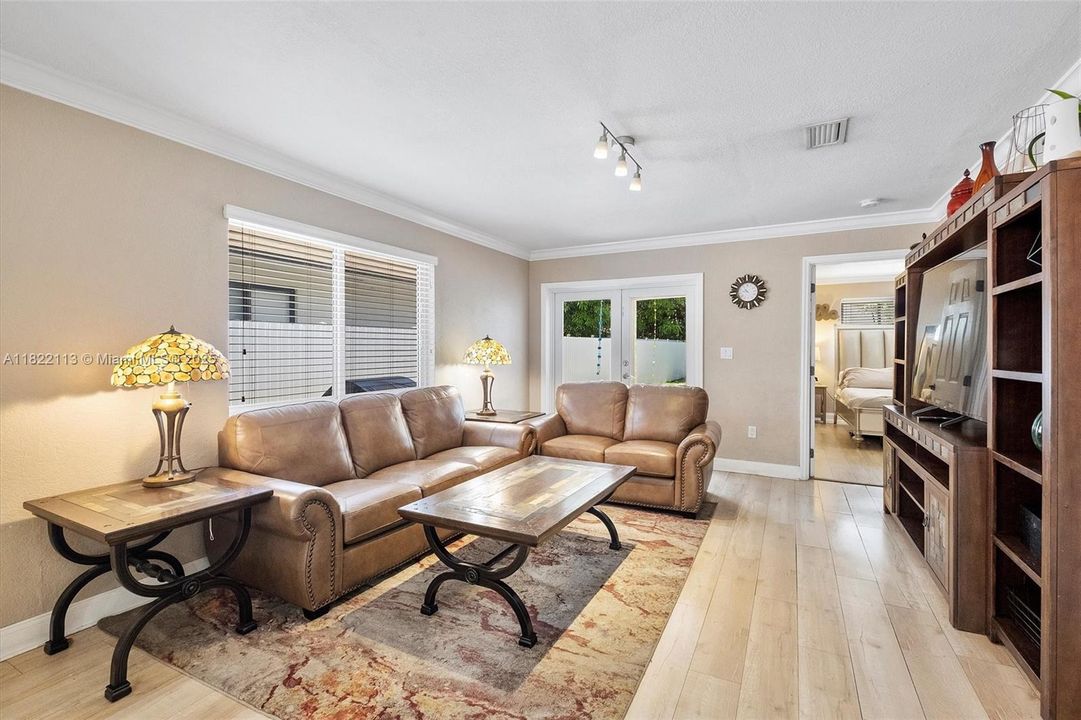 For Sale: $799,000 (4 beds, 2 baths, 1528 Square Feet)