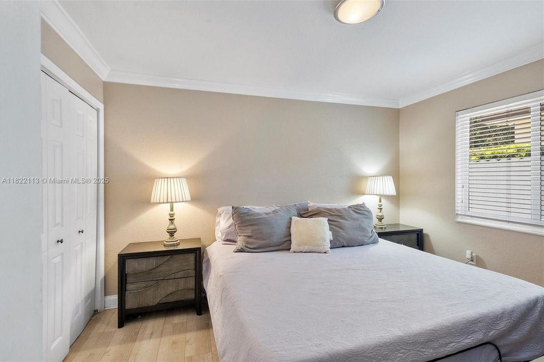 For Sale: $799,000 (4 beds, 2 baths, 1528 Square Feet)