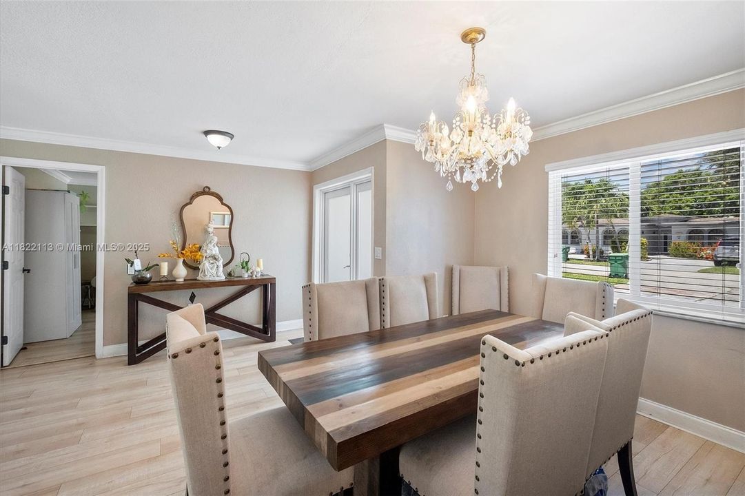 For Sale: $799,000 (4 beds, 2 baths, 1528 Square Feet)