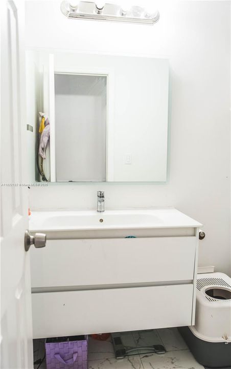 На продажу: $600,000 (5 спален, 3 ванн, 1901 Квадратных фут)