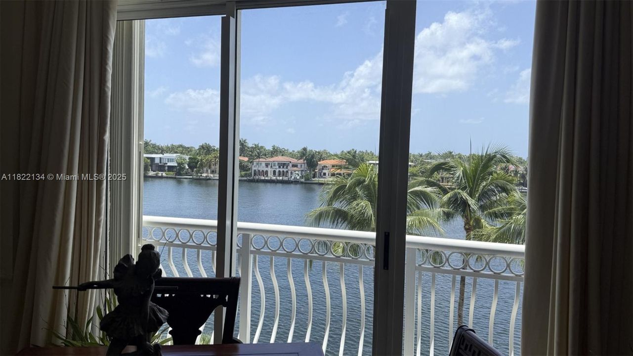 待售: $2,500,000 (3 贝兹, 4 浴室, 3160 平方英尺)