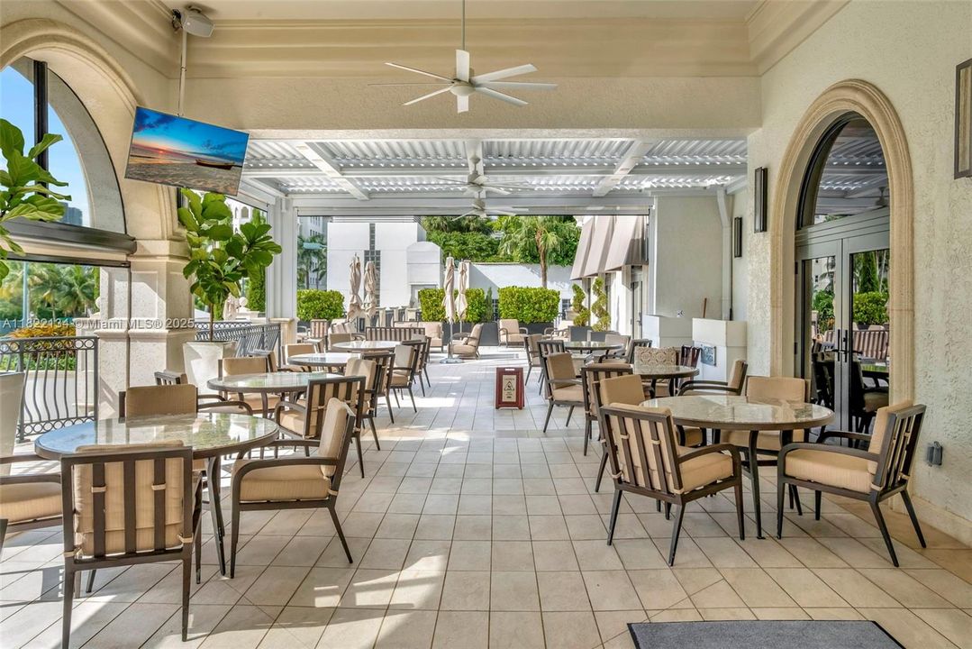 待售: $2,500,000 (3 贝兹, 4 浴室, 3160 平方英尺)