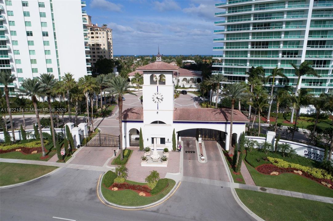 待售: $2,500,000 (3 贝兹, 4 浴室, 3160 平方英尺)