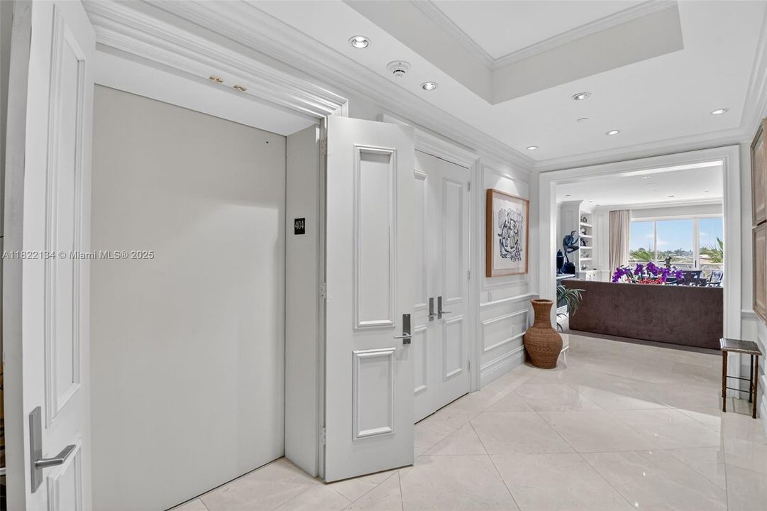 待售: $2,500,000 (3 贝兹, 4 浴室, 3160 平方英尺)